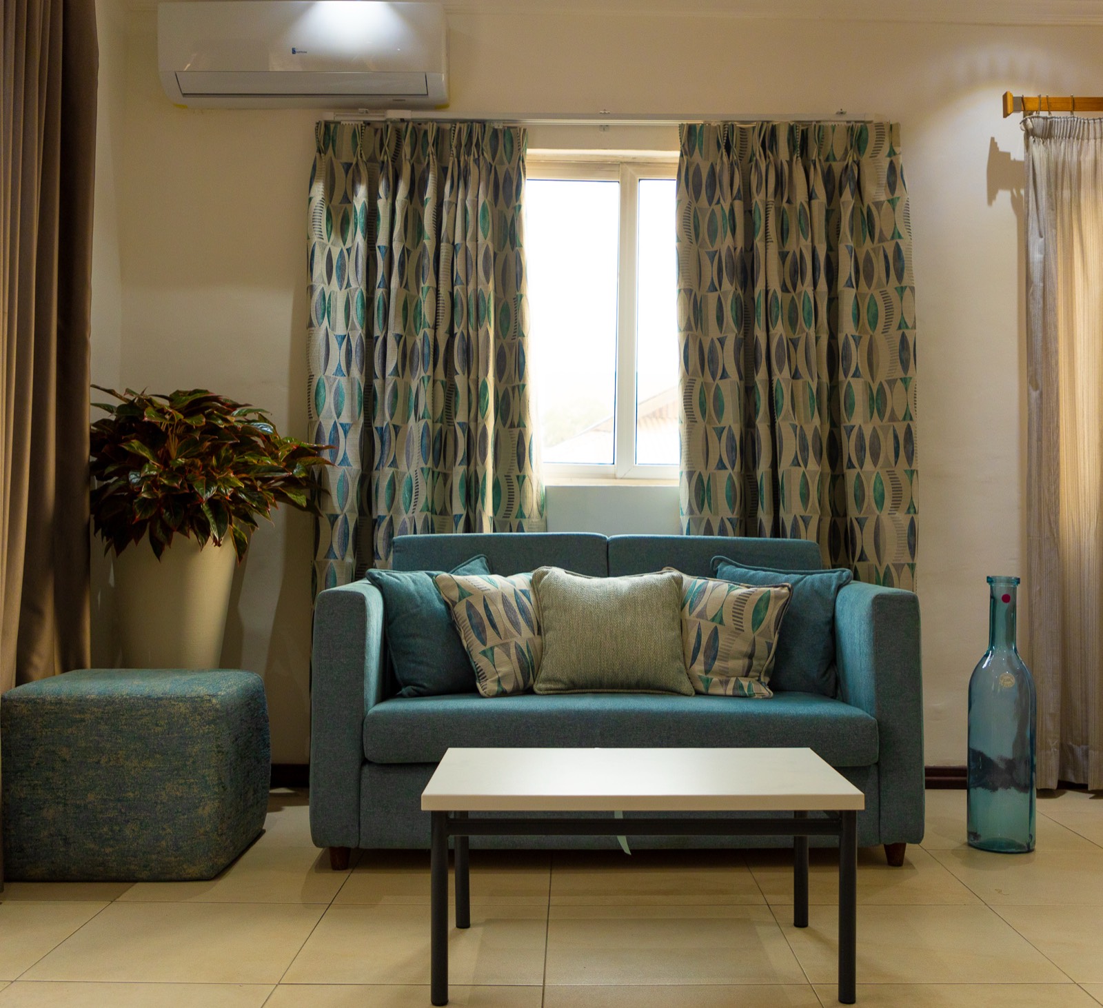 An Eyaqueen-furnished interior